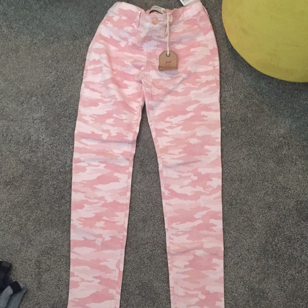 Never worn Abercrombie and Fitch kids pull on jean